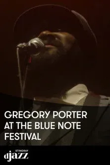 Gregory Porter interpreta a chant en Gregory Porter at the Blue Note Festival - 2014