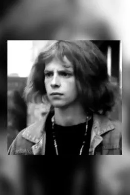 Ronnie Österberg interpreta a Lasse en Grottan