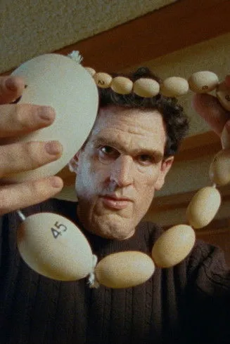 Robin S. Roth interpreta a mom en Growth Man