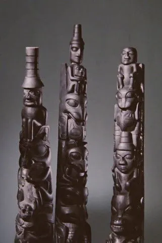 Robert Davidson interpreta a Self en Haida Carver