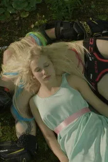 Rosa Honkonen interpreta a Heidi en Heidin suunnittelema jääkiekkoelokuva