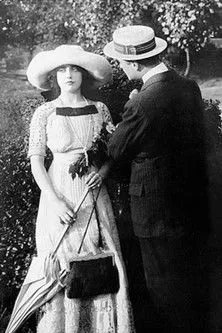 Harry Hyde interpreta a The Daughter's Sweetheart en Her Awakening