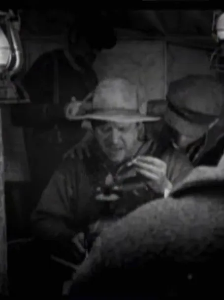 David Julian Hirsh interpreta a Benjamin en Heritage Minutes: Frontier College