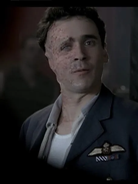 Allan Hawco interpreta a Evers en Heritage Minutes: Home From the Wars