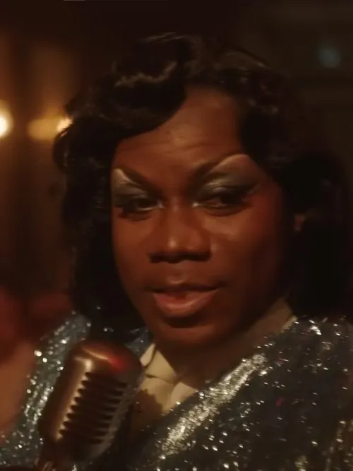 Beverly Glenn-Copeland interpreta a Narrator en Heritage Minutes: Jackie Shane