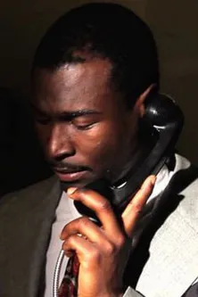 Amber Gray interpreta a Rhonda en Herkimer DuFrayne 7th Grade Guidance Counselor