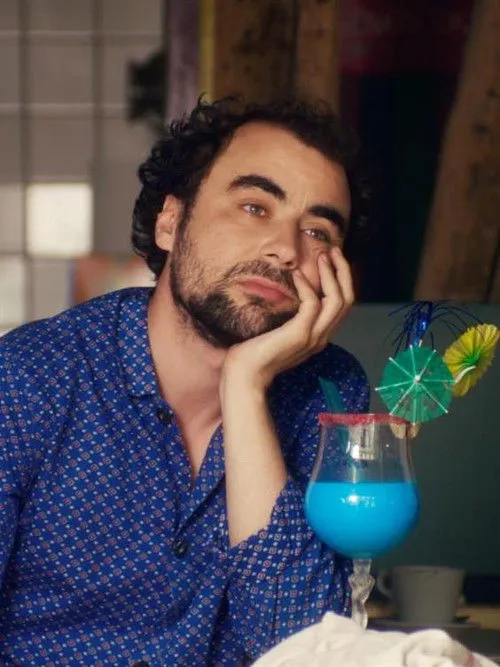 David Houri interpreta a  en Heurt d'été