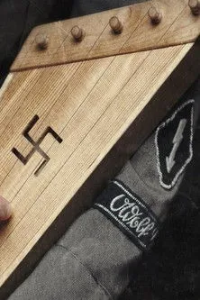 Aki Cederberg interpreta a Yrjö Von Grönhagen en Himmlerin kanteleensoittaja