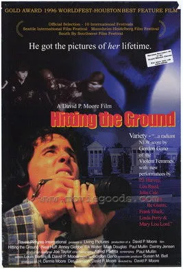 Neal Huff interpreta a Howard en Hitting the Ground