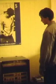 George Goularas interpreta a Man en How Soon is Now?