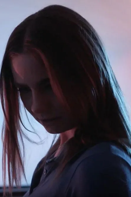 Nicole Lynn Evans interpreta a Dr. Rachel Hubbert en Human Helper