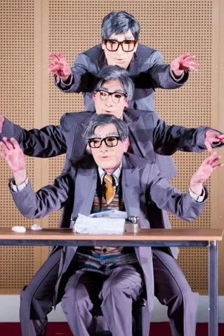 Samouil Stoyanov interpreta a  en humanistää!