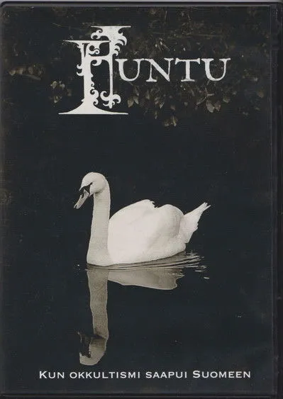 Sakari Lehmuskallio interpreta a Self en Huntu - Kun okkultismi saapui Suomeen