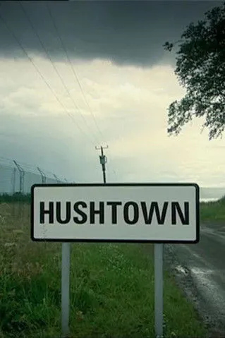 Ian Hanmore interpreta a Doctor en Hushtown