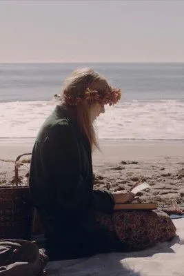 Mandy Moore interpreta a Caroline en I Lost My Mother’s Ashes