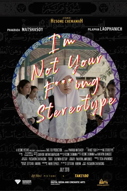 Philaiwan Laophanich interpreta a Mom en I’m Not Your F***ing Stereotype