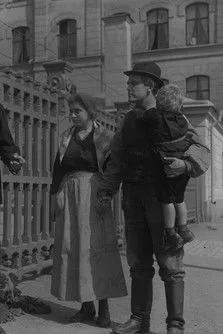 Greta Pfeil interpreta a en I prövningens stund