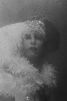 Ondine interpreta a en I Was a Male Yvonne De Carlo for the Lucky Landlord.....