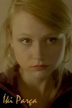 Özer Arslan interpreta a en İki Parça