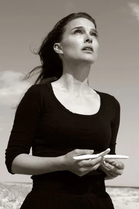 Michael Markiewicz interpreta a  en Illusions & Mirrors