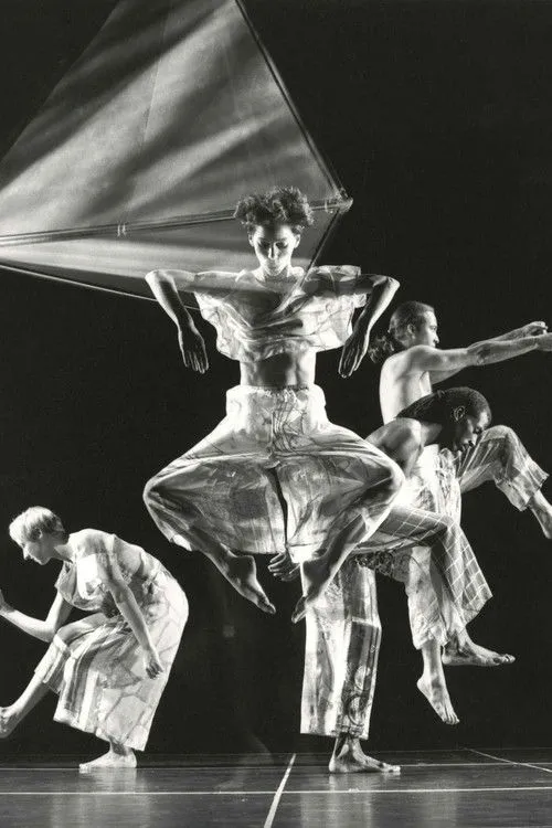 Trisha Brown interpreta a en In Preparation for 'Set and Reset'