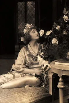 A.J. Herbert interpreta a Talbot Sturgis en In Pursuit of Polly