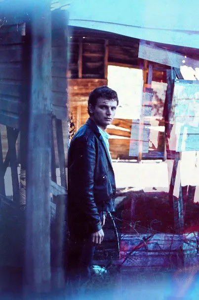 Ian Nimmo interpreta a Buzz en In Search of Anna