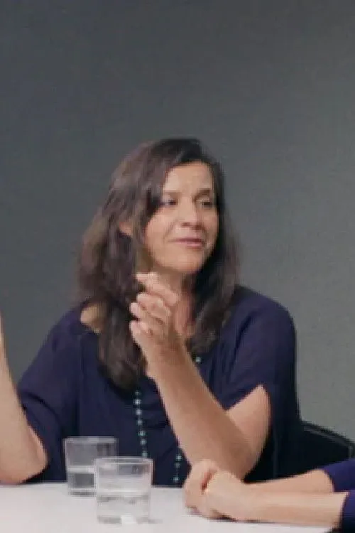 Kirsten Johnson interpreta a self en In the Service of the Film