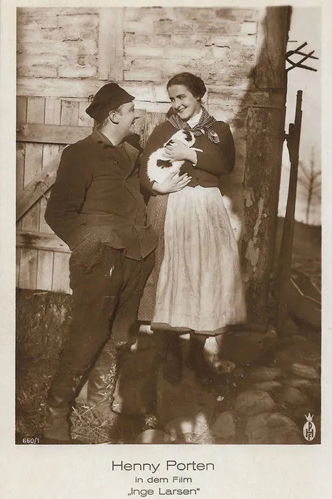 Paul Otto interpreta a en Inge Larsen