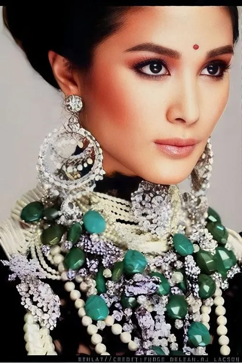 Heart Evangelista interpreta a herself en Inno Sotto's Muse