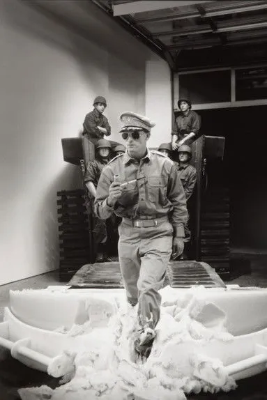 Matthew Barney interpreta a Douglas MacArthur en Instrument of Surrender