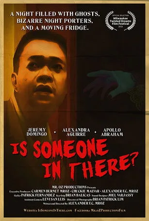 Jeremy Domingo interpreta a James Navarro en Is Someone in There