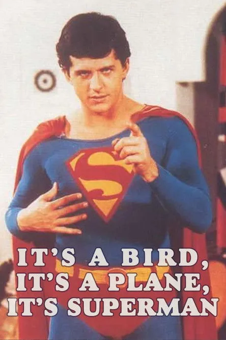David Wilson interpreta a Superman/Clark Kent en It's a Bird, It's a Plane, It's Superman!