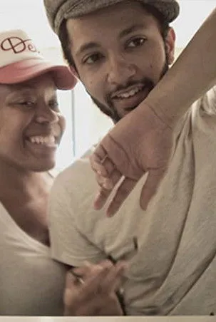 Lynnette R. Freeman interpreta a  en It Seems to Hang On