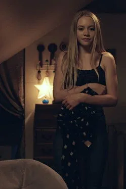 Inez Dahl Torhaug interpreta a Nadja en Jag tror jag är lite kär i dig