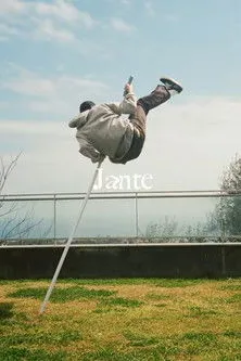 Josef Scott Jatta interpreta a  en Jante - 5:33