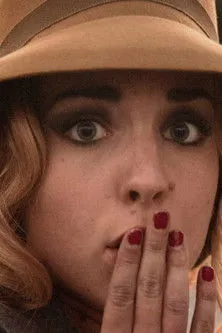 Tifenn Veysseyre interpreta a en Je suis un petit tour