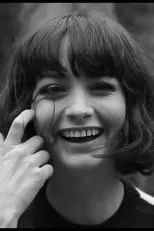 Bradley Growden interpreta a en Je T'adore