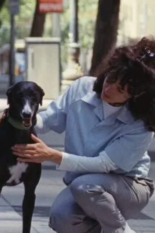 Hannah Camilleri interpreta a Angela en Jeanette Is the Dog