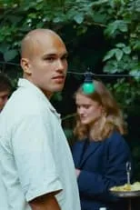 Hanne Uldal interpreta a Ane en Jeg Vågnede Af Solen