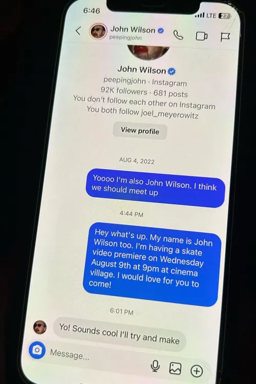 Max Palmer interpreta a  en Johnny's Vid