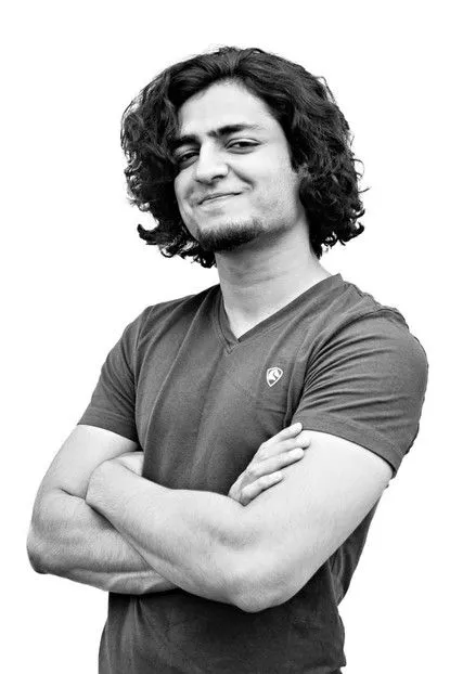 Kenny Sebastian interpreta a Self en Journey to the Center of My Brain