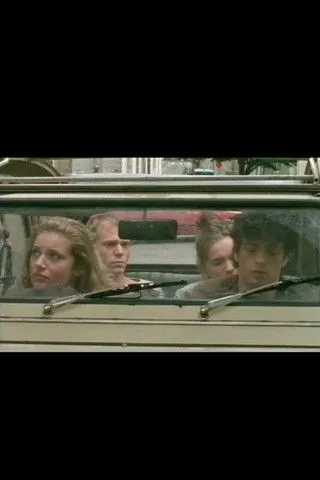 Pierre Debauche interpreta a en Juste avant