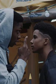 Lars Pape interpreta a Trainer Breitner en Käfigtiger