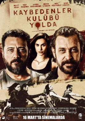 Cemal Toktas interpreta a Cengiz en Kaybedenler Kulübü Yolda