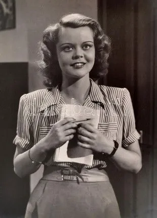 Emmi Buttykay interpreta a en Kétszer kettő