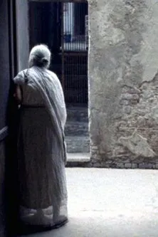 Sova Sen interpreta a Tara en Khule Darwaaze