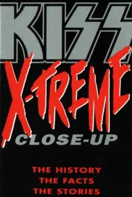 Mark St. John interpreta a Self en Kiss: X-Treme Close Up
