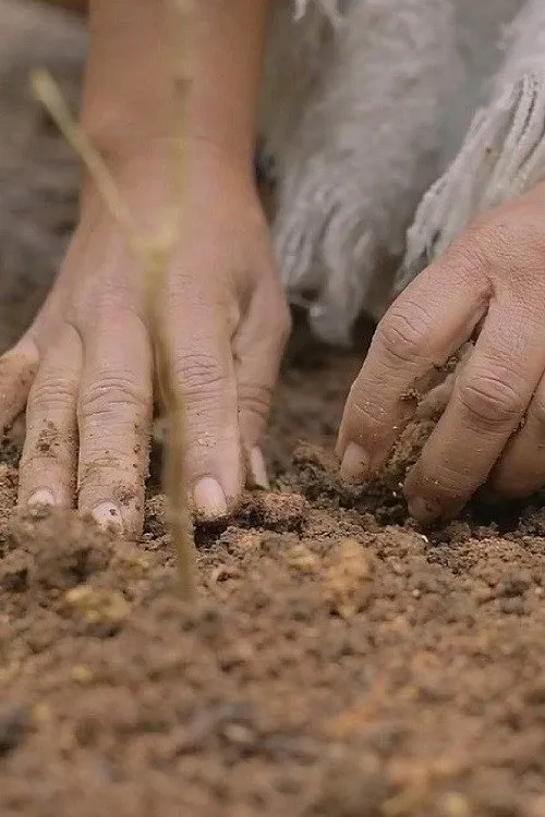 Sonia Ará Mirim interpreta a  en Kunhangue - Universo de um Novo Mundo