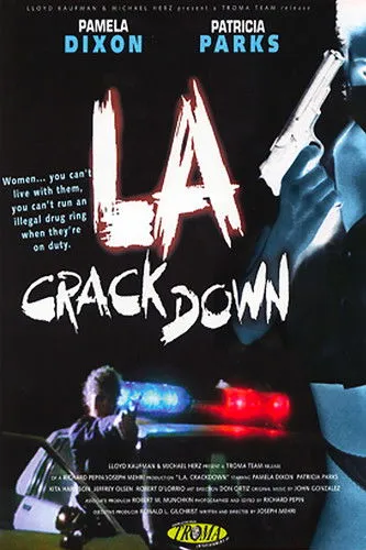 Julie Alexander interpreta a Liz en L.A. Crackdown